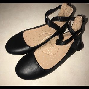 Black ankle strap flats!